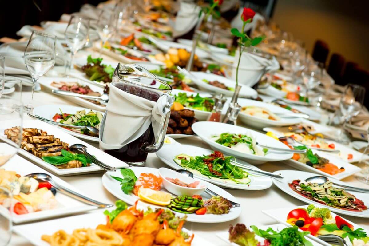 Why Choose Personalized Catering? 