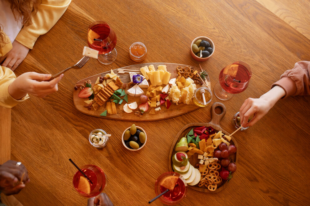 Creative holiday grazing table food ideas for parties