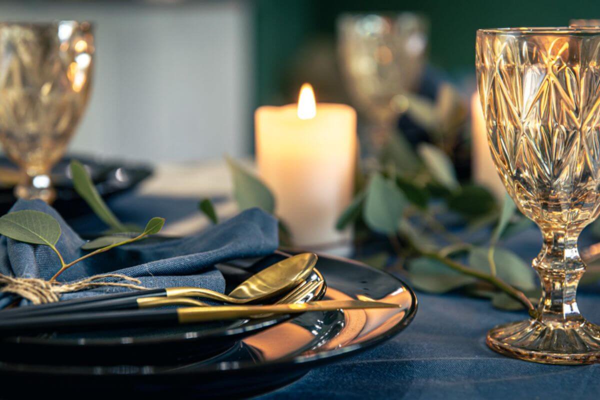 Sophisticated table settings and décor ideas for corporate dinners.
