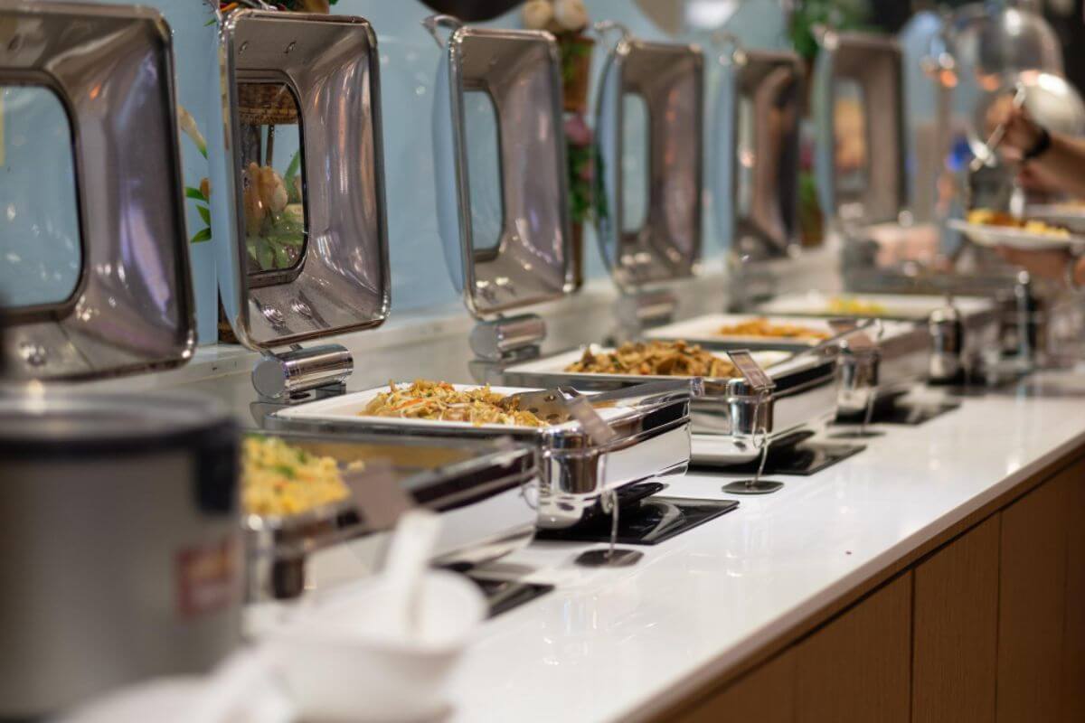 What Types of Event Venues Work Best with Full-Service Catering?