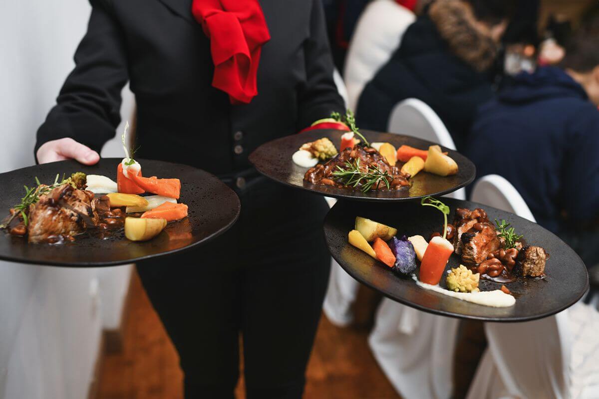 How to Compare Wedding Catering Packages Without Looking Only at Price?