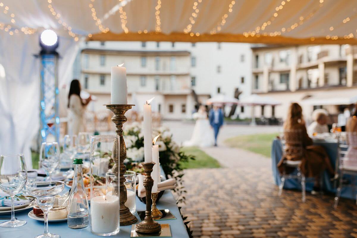 Why Does Professional Service Matter During a Wedding Reception?